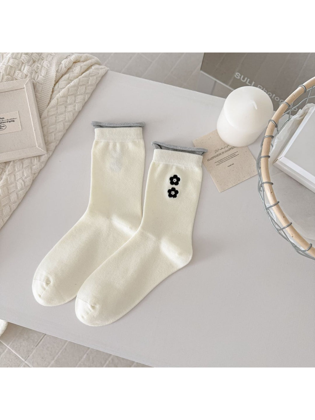 Rufia - Soft Tone Flower Accent Crew Socks product image 3