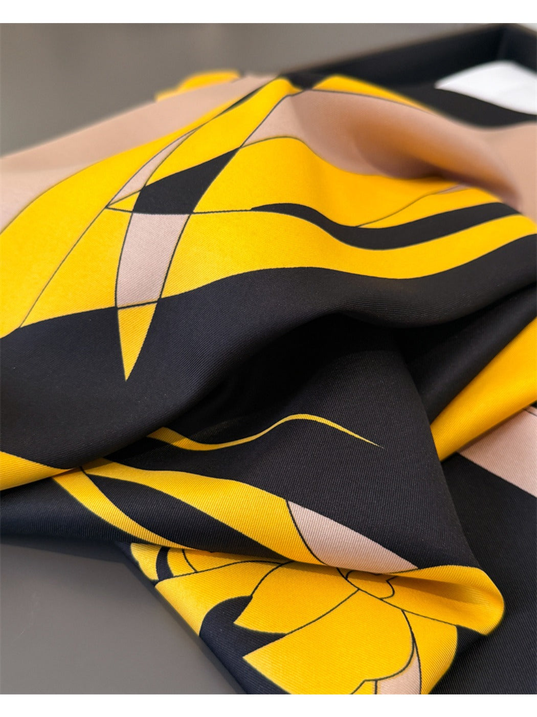 Scarvii - Vintage Floral Square Scarf