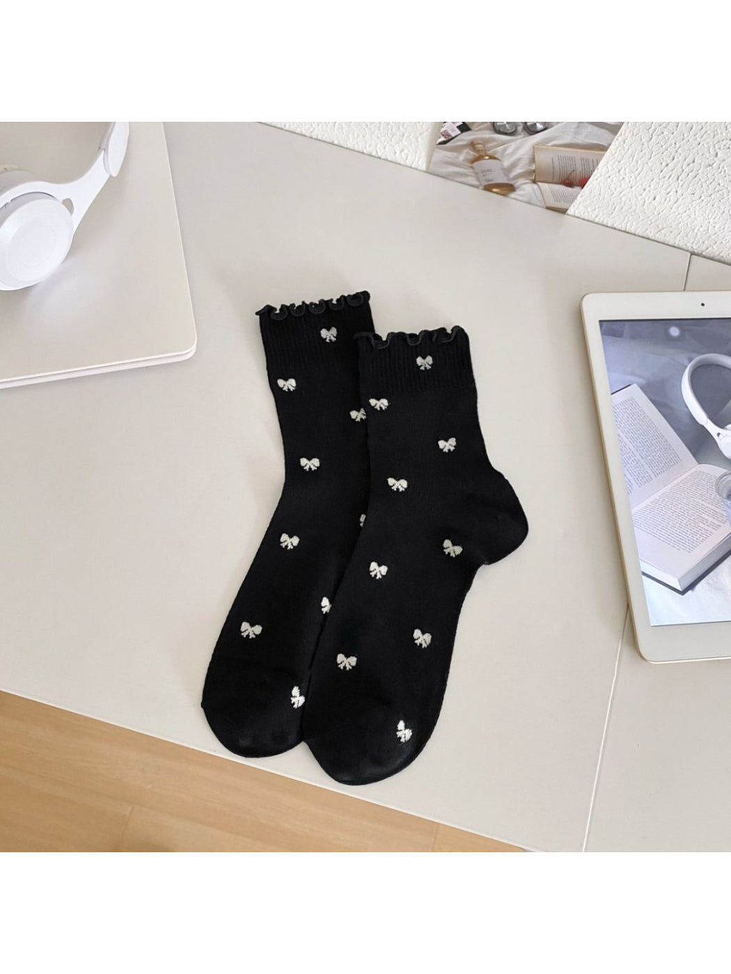Rufia - Minimal Bow and Stripe Ankle Socks product image 4