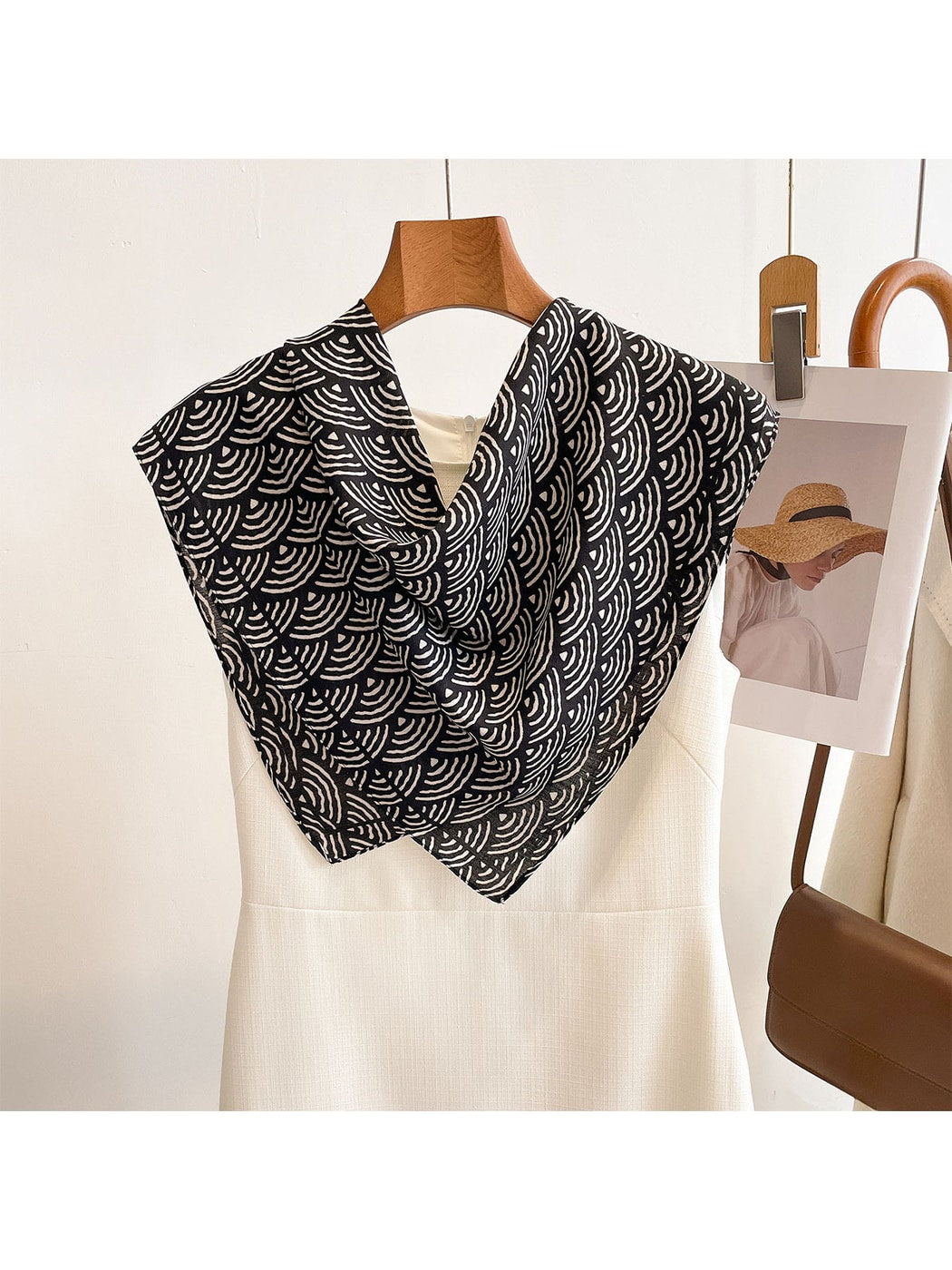 Scarvii - Seigaiha Wave Pattern Square Scarf