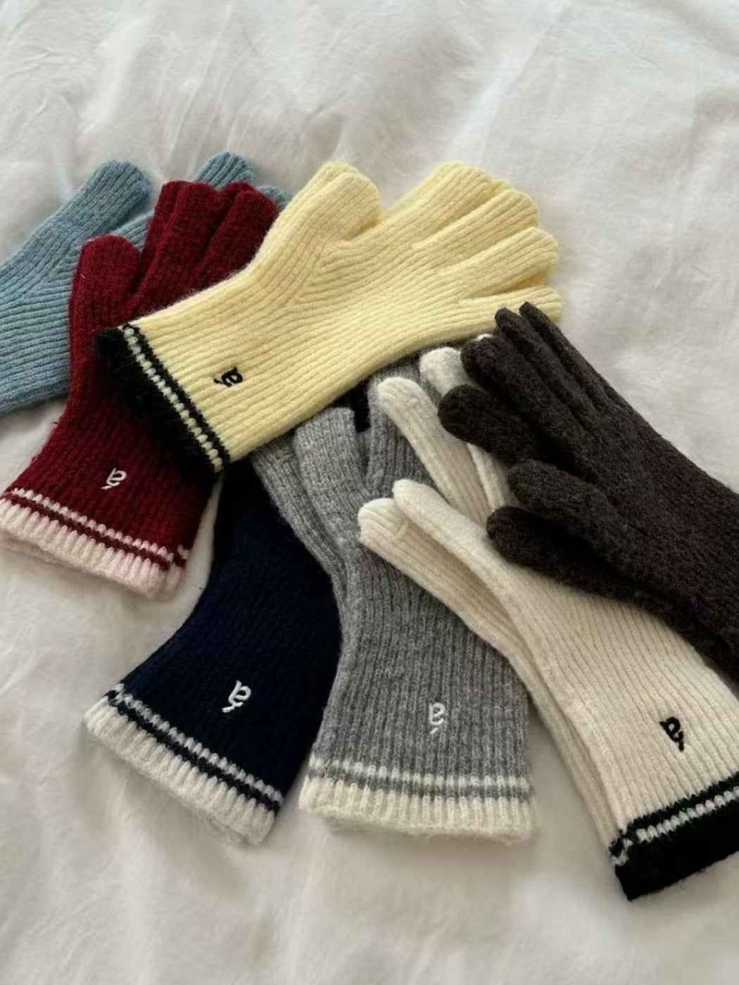 Gloving - Unisex Full-Cover Knitted Gloves with Letter Embroidered