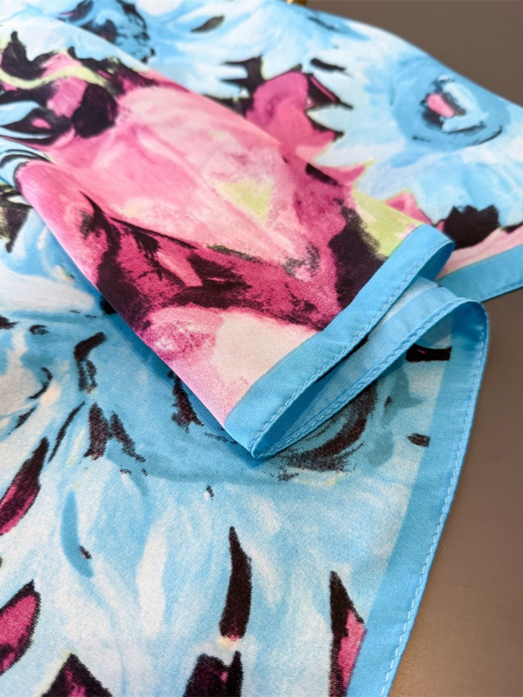 Scarvii - Square Scarf with Sunflower Pattern – Bright & Cheerful