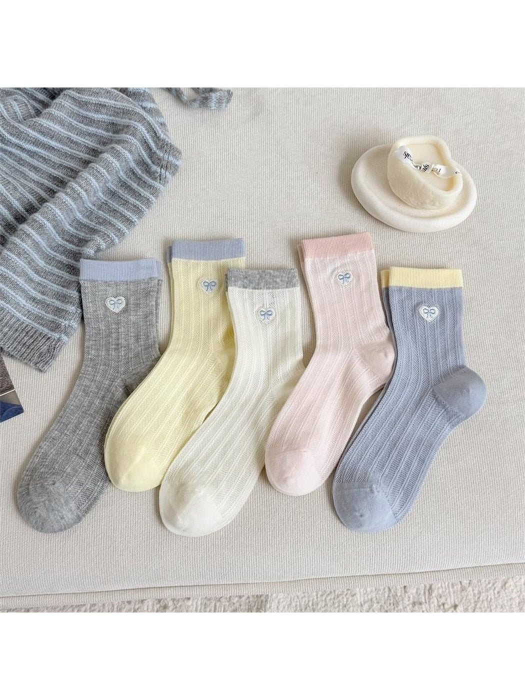 Rufia - Sweet Colorblock Bow Detail Crew Socks