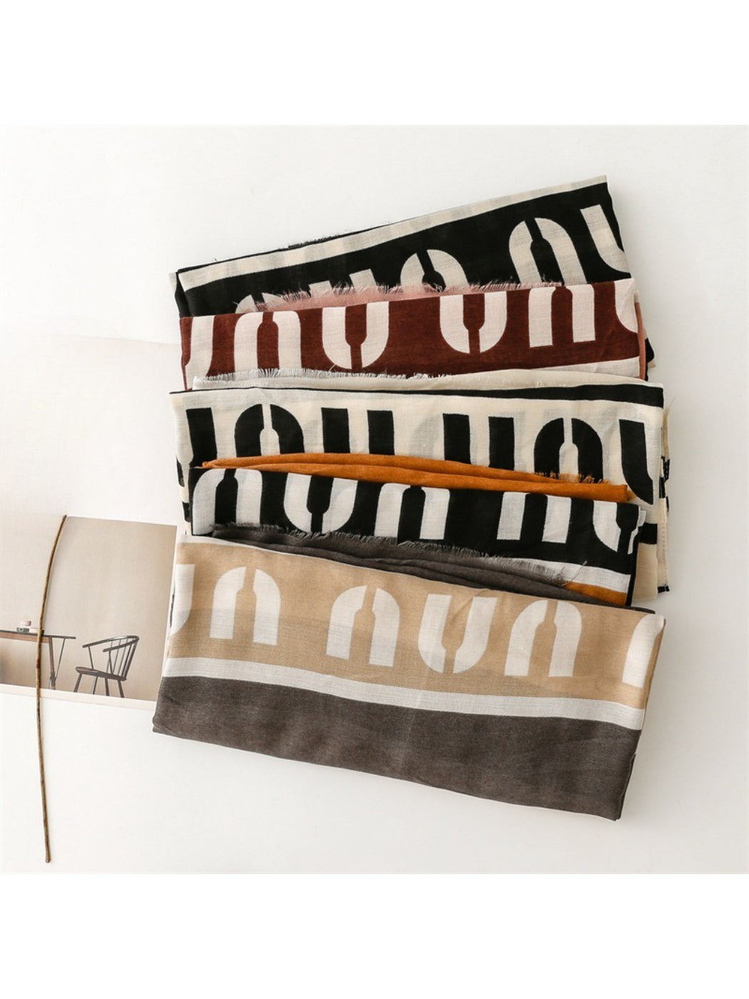 Scarvii - Graphic Stripe Pattern Everyday Scarf