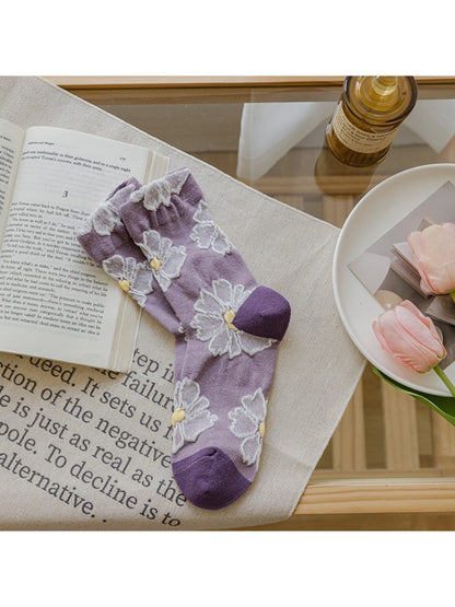 Rufia - Lavender Floral Relief Texture Crew Socks