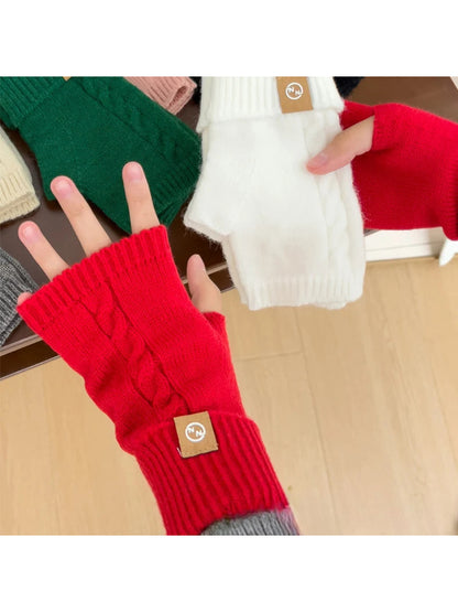 Gloving - Cable Knit Fingerless Gloves