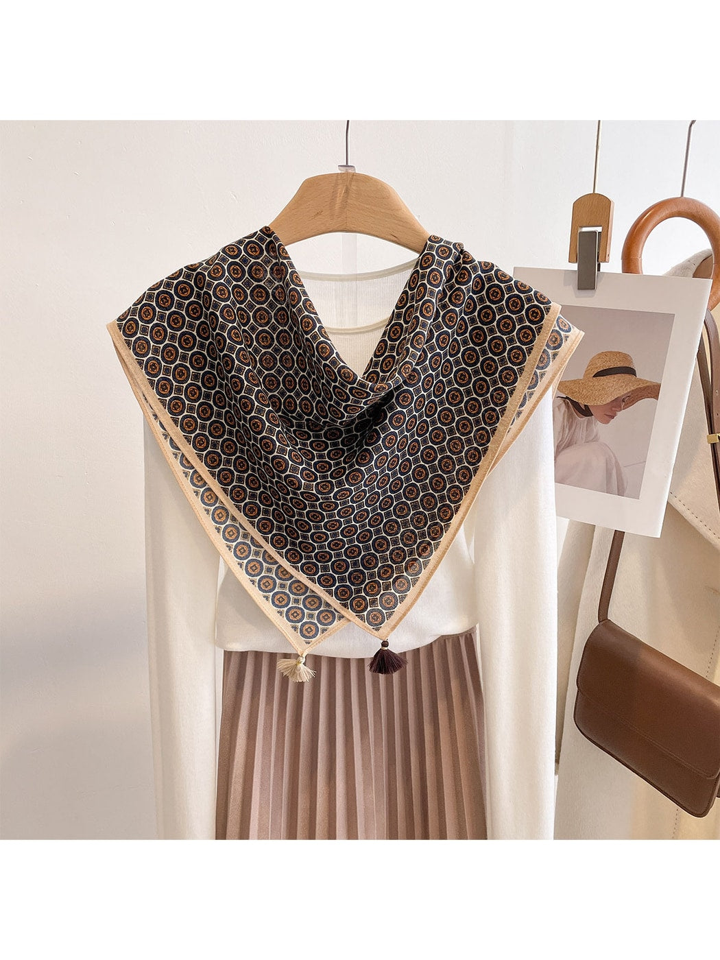 Scarvii - Bright Circular Pattern Tassel Square Scarf