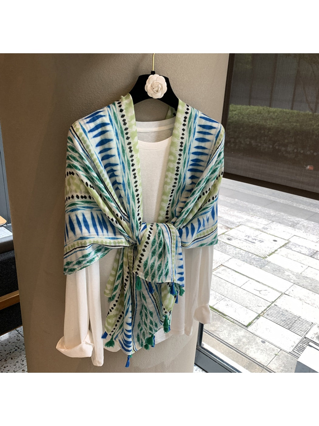 Scarvii - Printed Contrast Border Rectangular Shawl