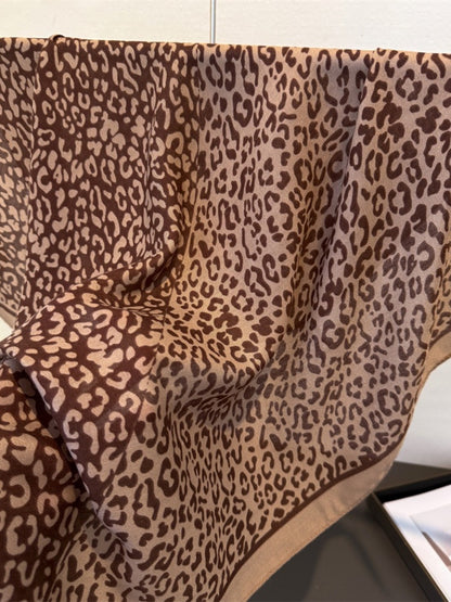 Scarvii - Classic Scarf with Leopard Print