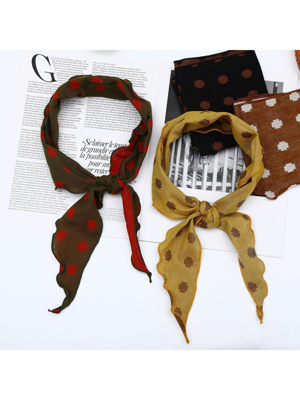 Scarvii - Geometric Print Two Tone Triangle Bandana