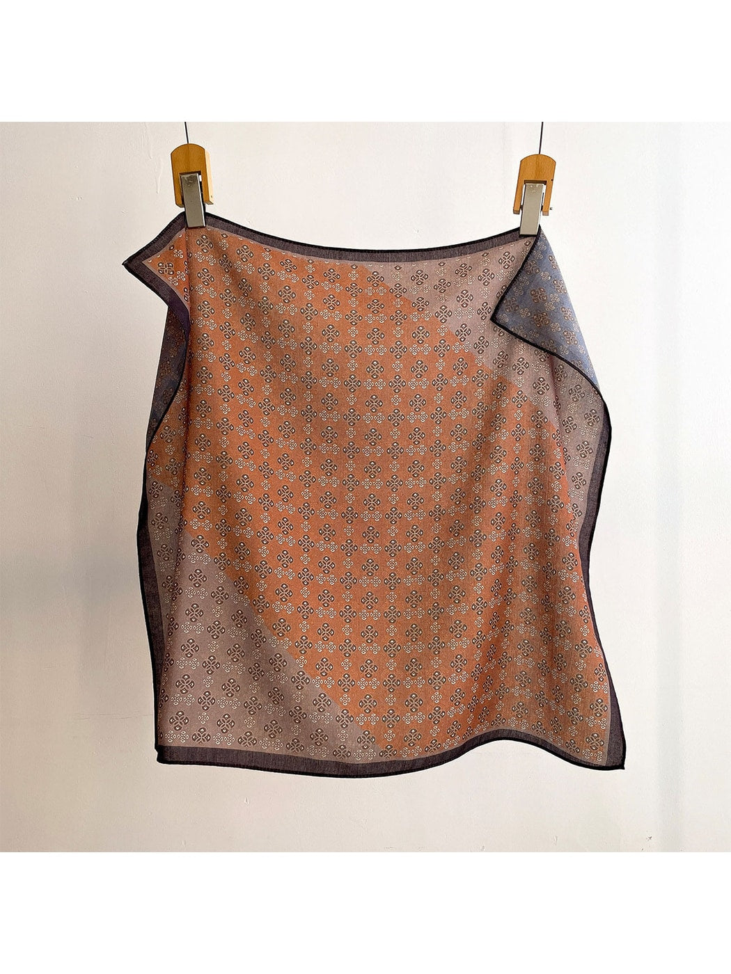 Scarvii - Vintage Four-petal Floral Printed Square Scarf