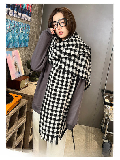 Scarvii - Classic Houndstooth Fringe Scarf