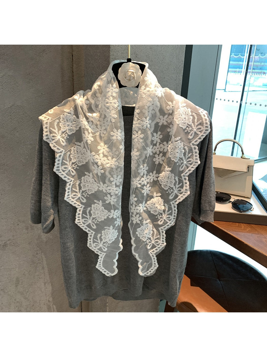 Scarvii - Elegant White Lace Triangle Bandana Scarf