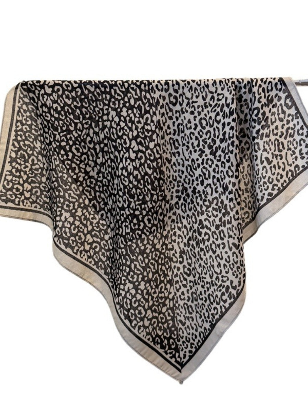 Scarvii - Classic Scarf with Leopard Print