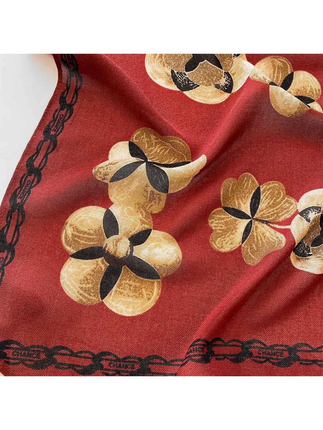 Scarvii - Retro Floral Print Chain Border Square Scarf