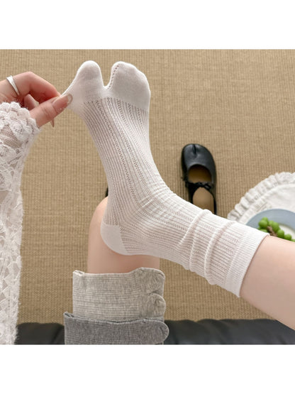 Rufia - Solid Color Split Toe Socks