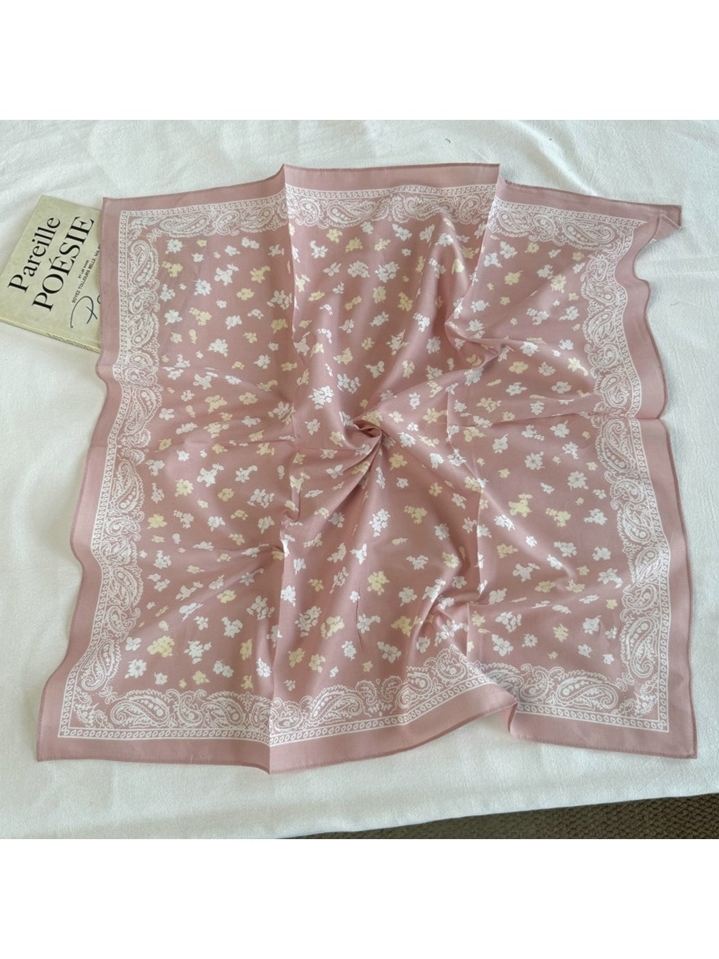 Scarvii - Vintage Paisley Aesthetic Square Scarf
