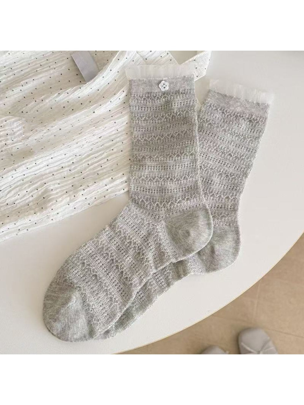 Rufia - Sweet Lace Edge Solid Color Crew Socks
