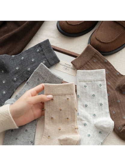 Rufia – Elegant Heart Detail Mid-Calf Socks