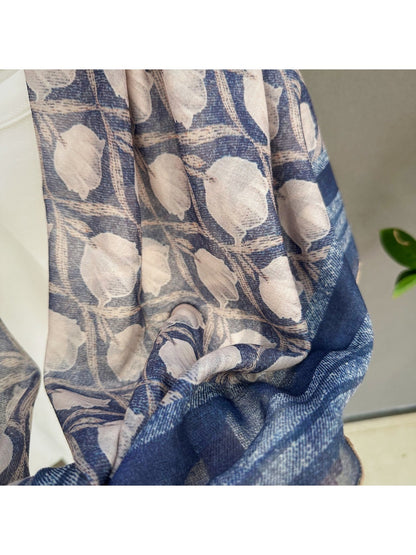 Scarvii - Elegant Tulip Pattern Blue Square Scarf