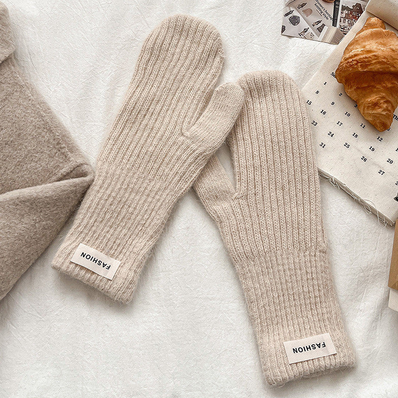 Gloving - FASHION Cuff Label Mittens