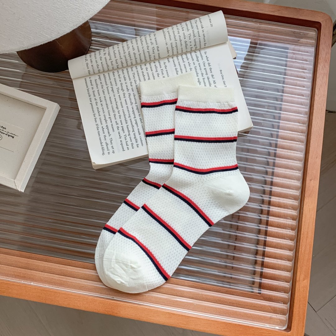 Rufia - Puppy Stripe Pattern All-Season Crew Socks