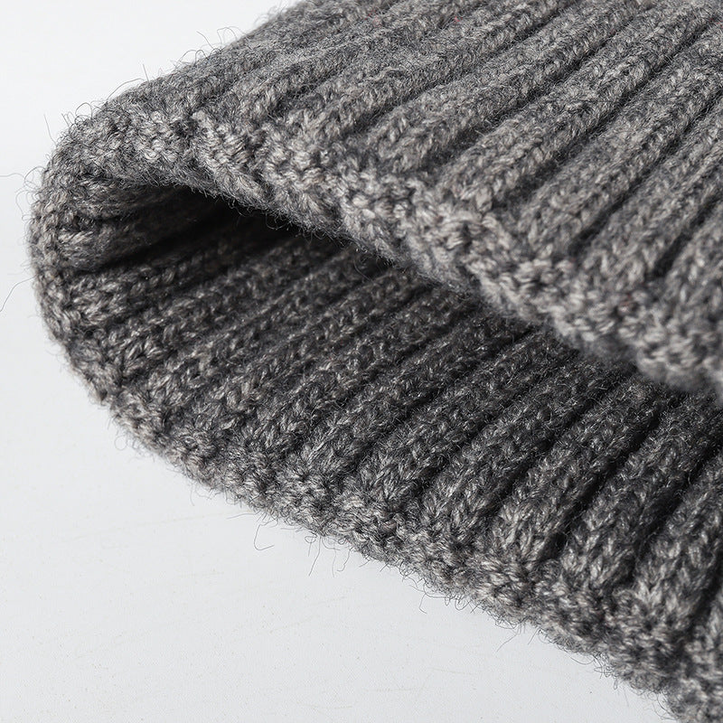 Gray label patch ribbed knit beanie cuff detail