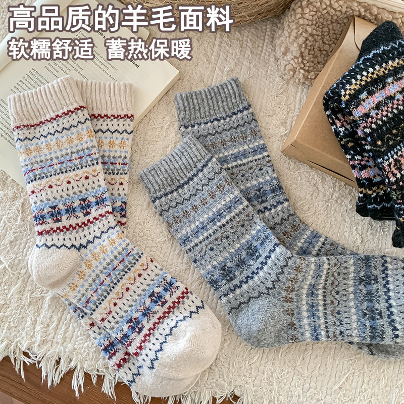 秋冬新款费尔岛羊毛袜加厚保暖长筒堆堆袜子女ins民族风中筒袜
