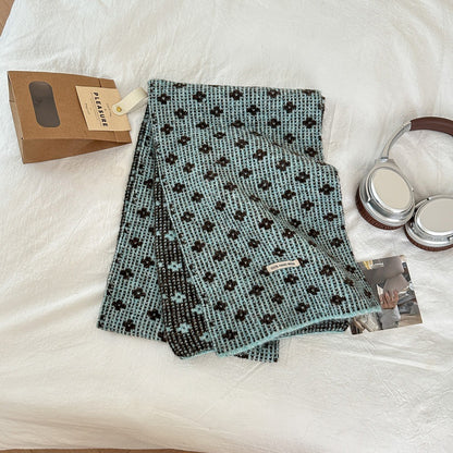 Scarvii – Cozy Tiny Flower Knit Scarf