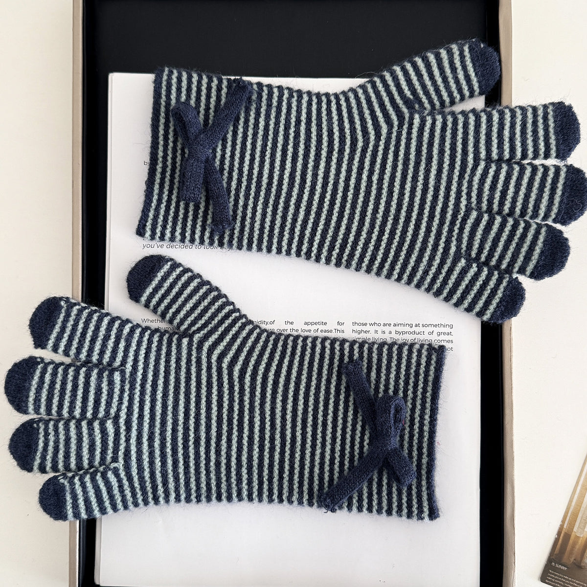Product image for Gloving - Striped Bow Detail Ribbed Knit Gloves (Navy)