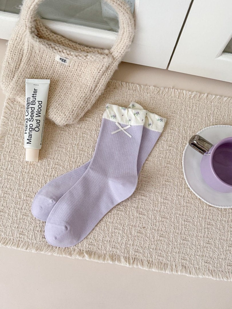 Product image for Rufia - Ruffled-Edge Mid-Calf Crew Socks (Floral Bow)
