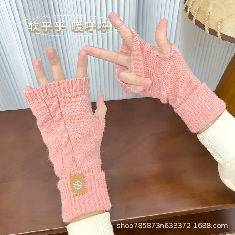 Gloving - Cable Knit Fingerless Gloves