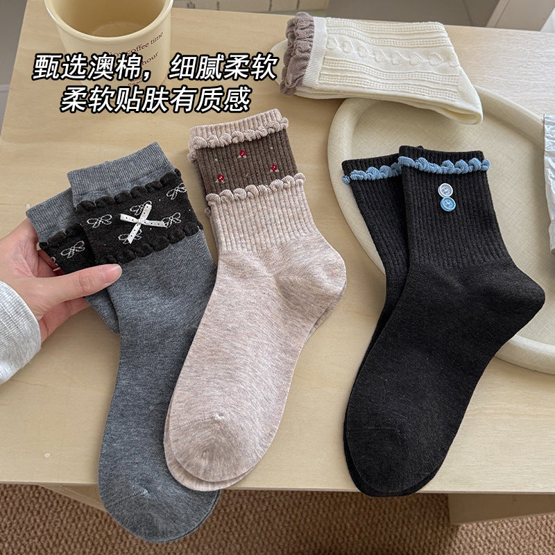 复古咖色袜子女秋冬中筒袜温柔韩系无骨棉袜纽扣花边袜ins堆堆袜