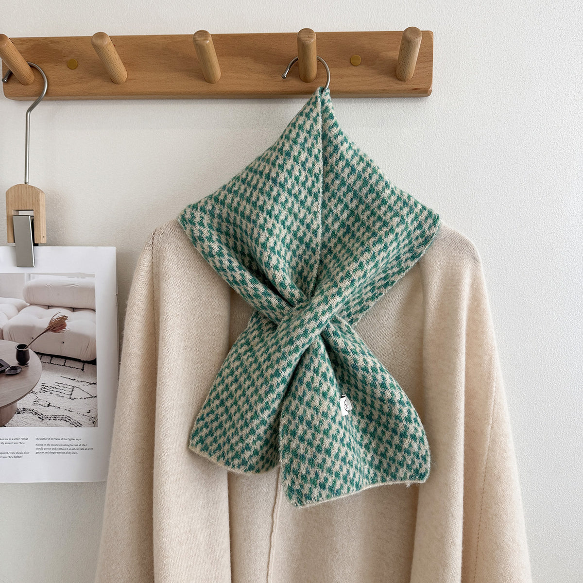 Product image for Scarvii - Fuzzy Textured Surface Narrow Scarf (Green)