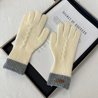 Product image for Gloving - Cable-Knit Braid Motif Ribbed Knit Gloves (Cable Knit)
