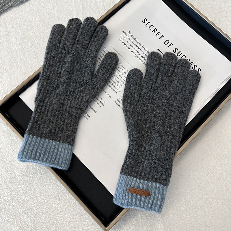 Product image for Gloving - Cable-Knit Braid Motif Ribbed Knit Gloves (Blue Cuff)