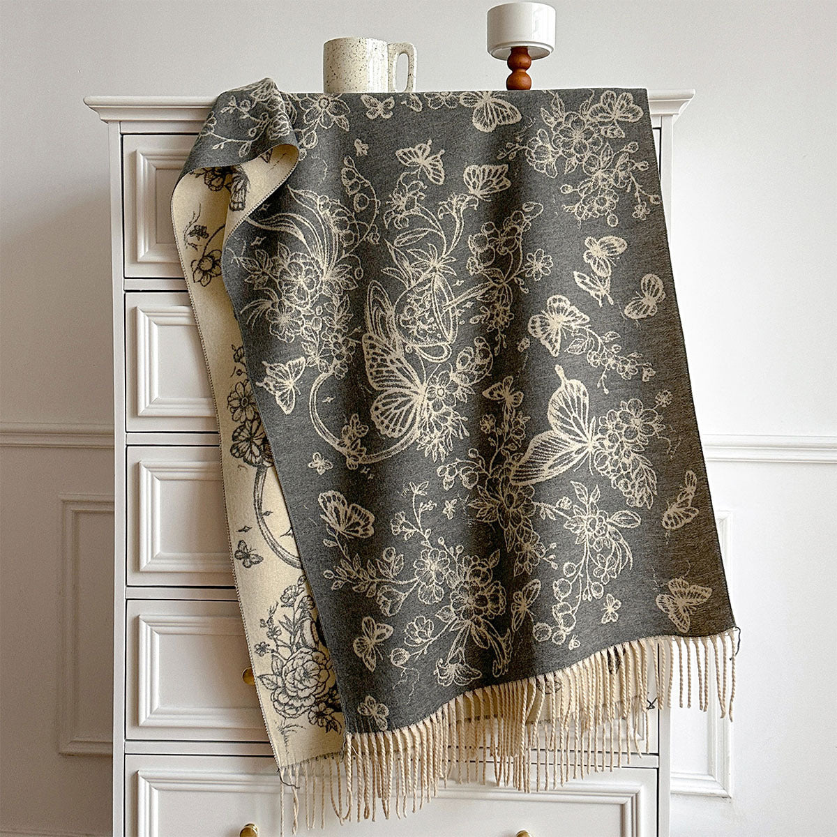 Product image for Scarvii - Fine Fuzzy Surface Scarf (Dark Gray)
