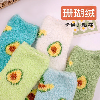 日系牛油果不掉毛珊瑚绒袜子女秋季居家睡眠袜加绒加厚卡通地板袜
