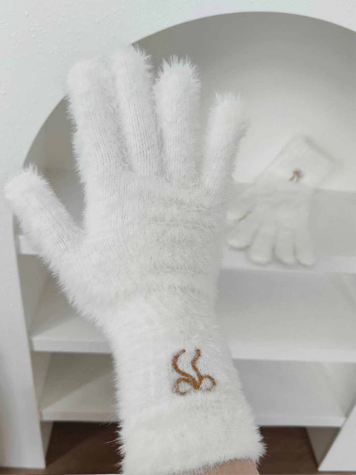 Product image for Gloving - Embroidered Detail Gloves (White)
