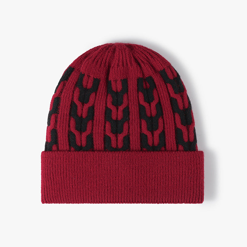 Burgundy contrast chain-pattern fleece-lined beanie product view