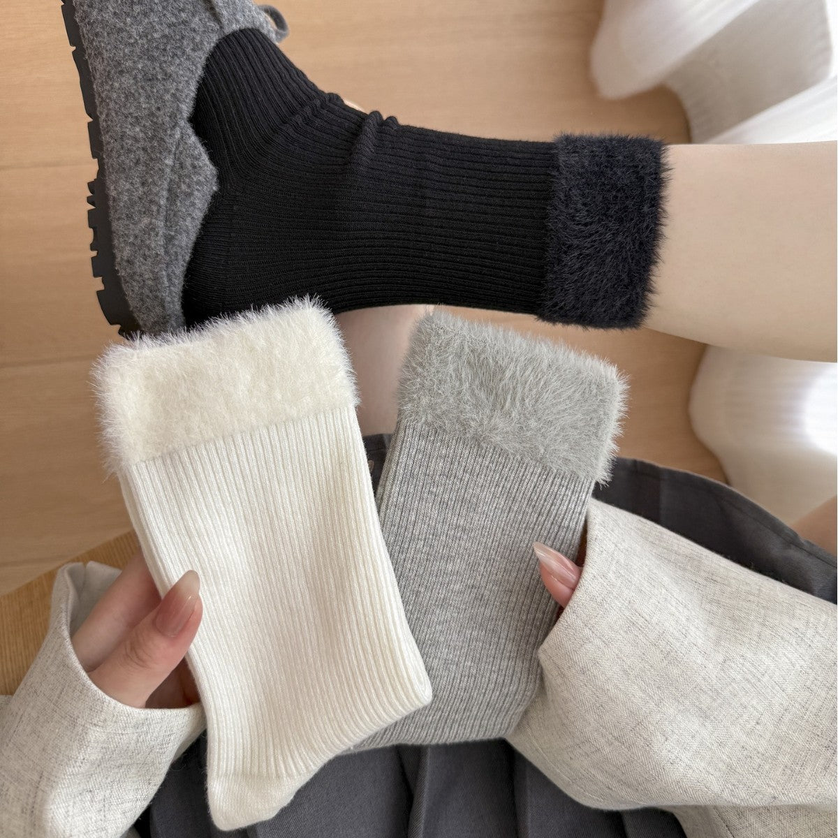 毛绒罗口袜子女士秋冬季加厚保暖中筒袜百搭纯色无骨双针棉袜批发