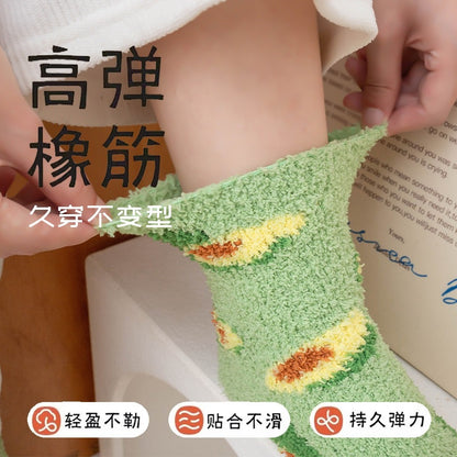 日系牛油果不掉毛珊瑚绒袜子女秋季居家睡眠袜加绒加厚卡通地板袜