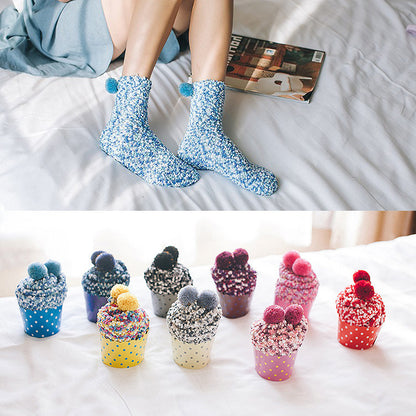 供应跨境女士蛋糕袜圣诞袜子珊瑚绒地板袜菊花纱睡眠袜cake socks