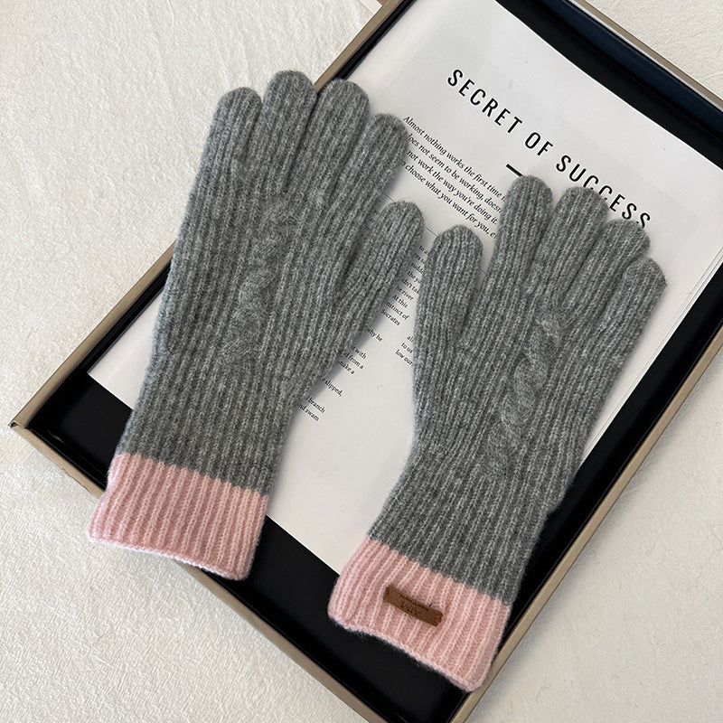 Product image for Gloving - Cable-Knit Braid Motif Ribbed Knit Gloves (Pink Cuff)