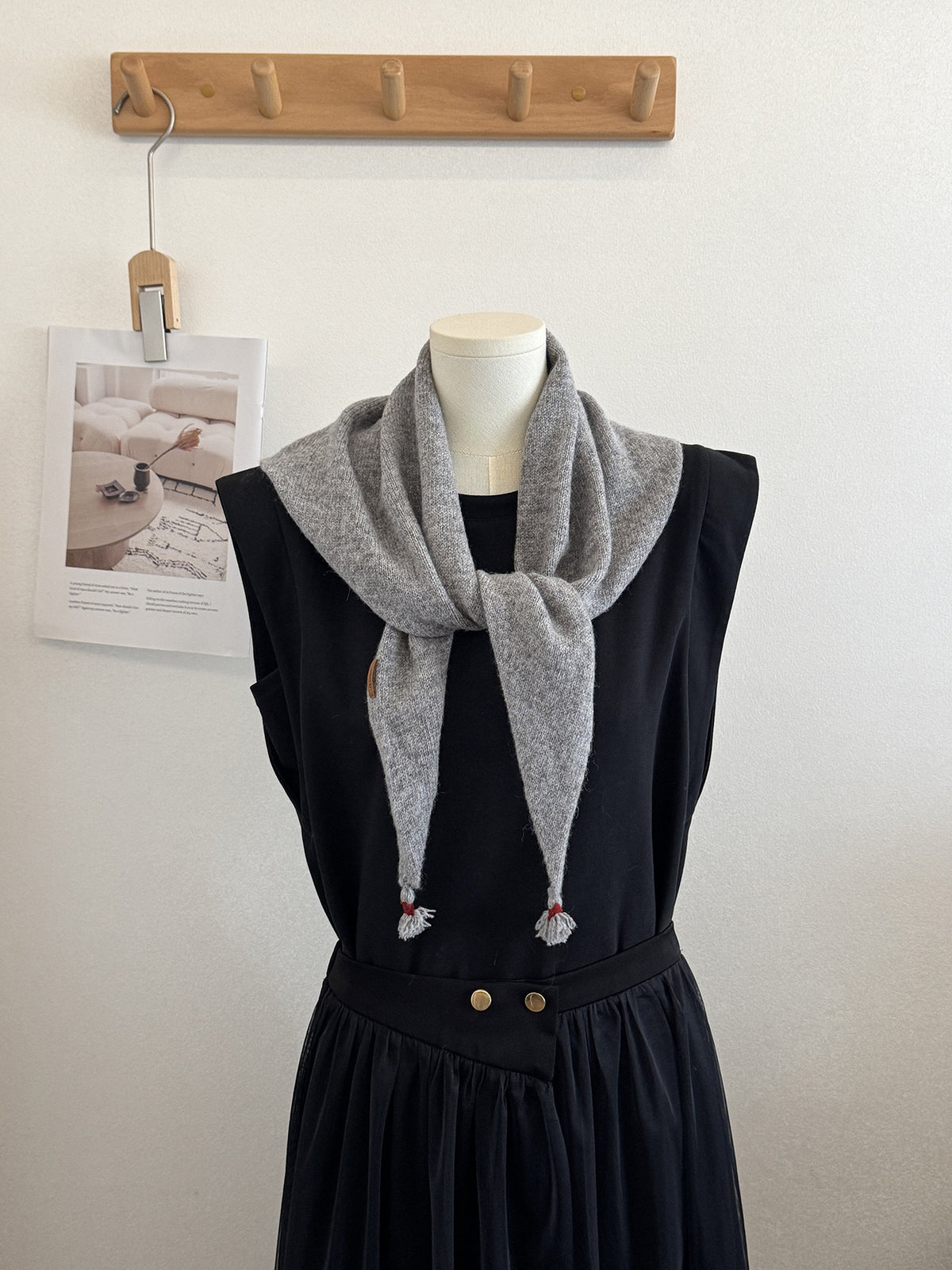 Product image for Scarvii - Knit Tassel Triangle Scarf (Light Gray)
