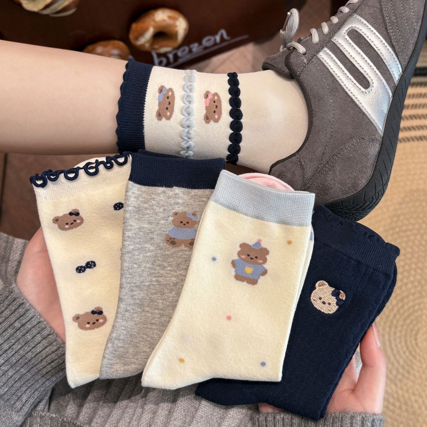 日系甜美小熊刺绣袜子女款学院风花边中筒袜休闲百搭可爱卡通女袜