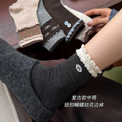 复古咖色袜子女秋冬中筒袜温柔韩系无骨棉袜纽扣花边袜ins堆堆袜