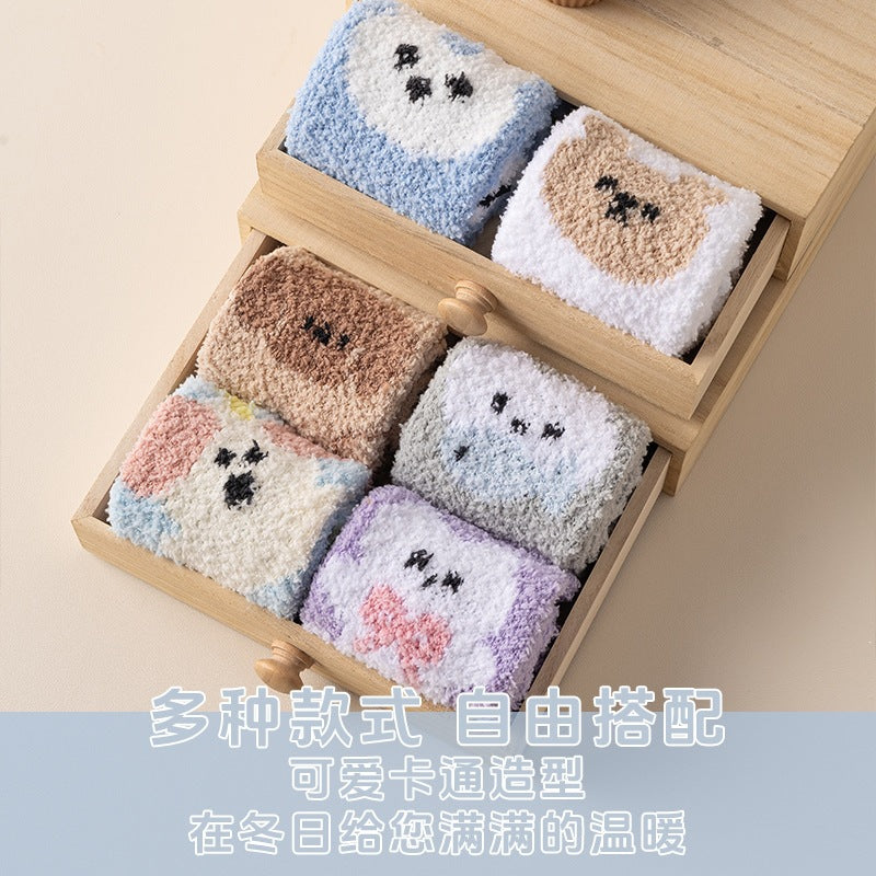 保暖可爱草莓熊珊瑚绒加厚中筒袜子秋冬日系居家月子睡眠地板袜女
