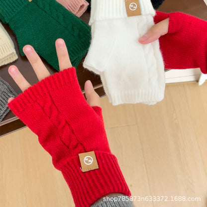 Gloving - Cable Knit Fingerless Gloves