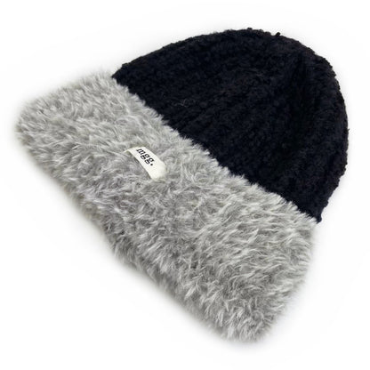 Haila – Fuzzy Contrast Trim Beanie